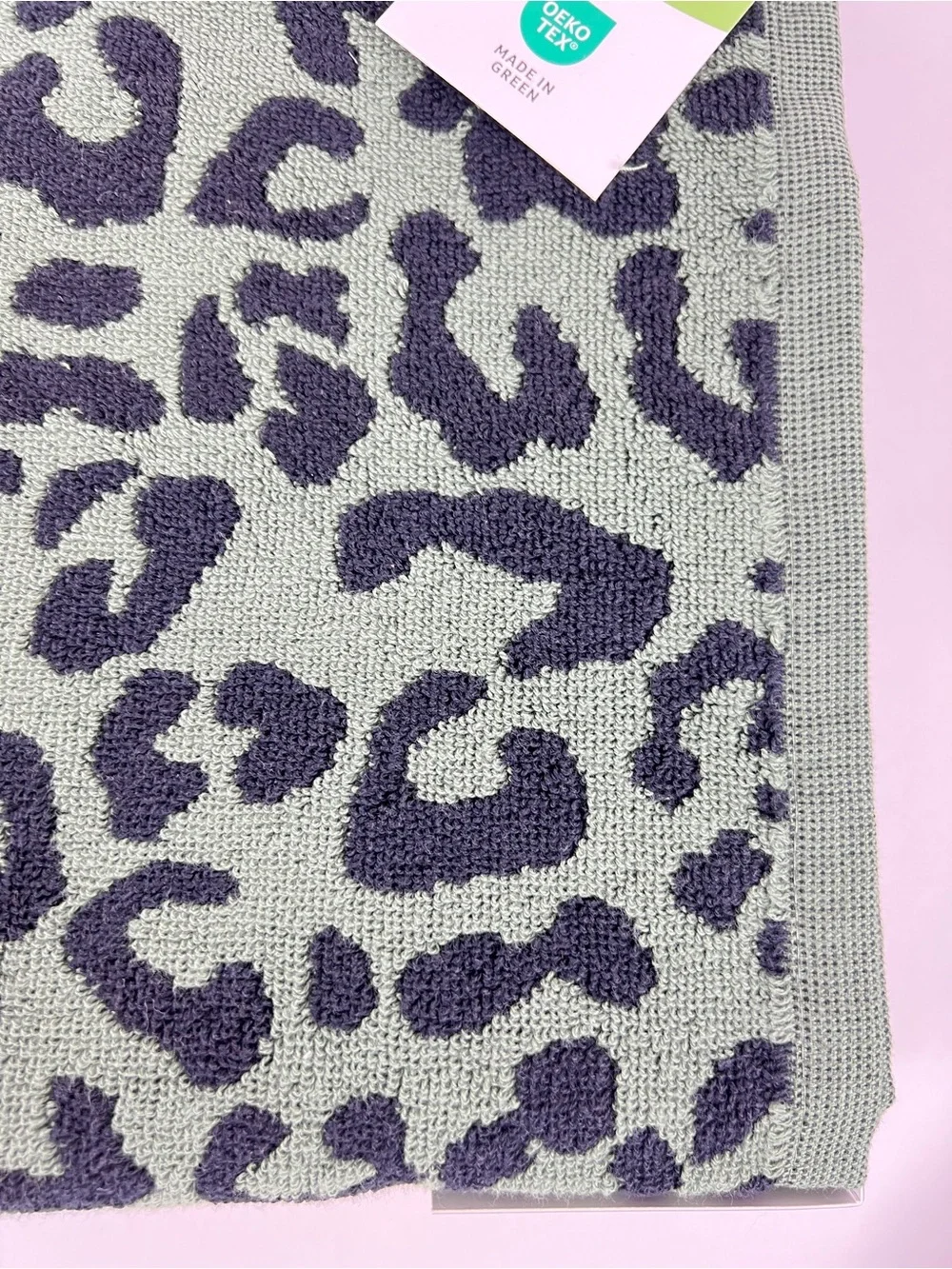 Tahari Home Bath Towel Set Green Black Leopard Print Soft 100% Cotton 2 Pc NEW